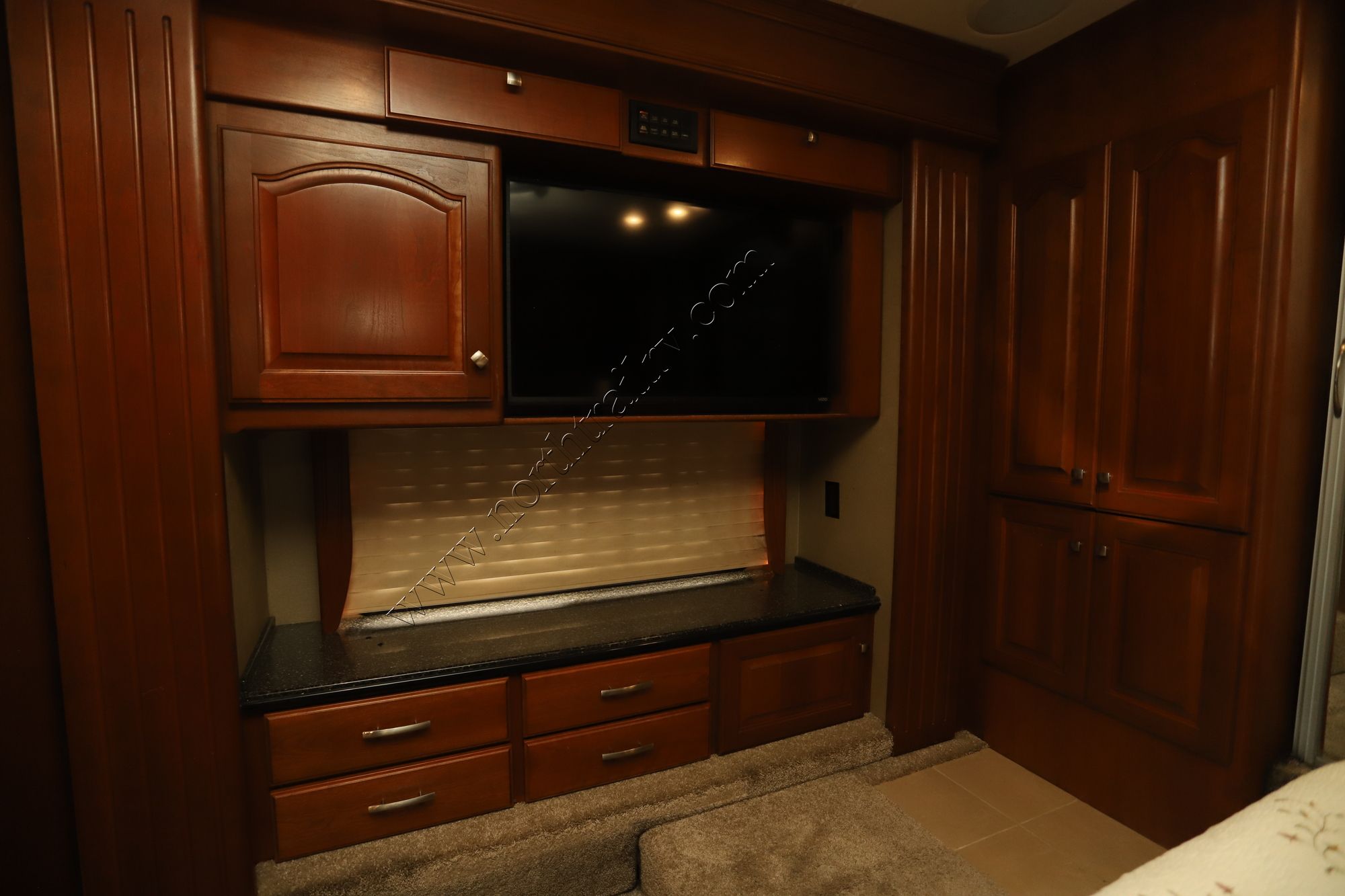 Used 2007 Country Coach Magna 630 MATISSE 40 QUAD Class A  For Sale