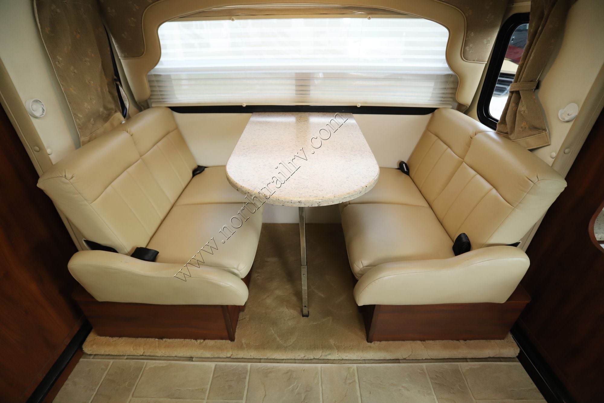 Used 2007 Coach House Platinum 272XL Class C  For Sale