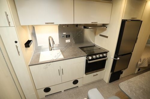 2023 Airstream Flying Cloud 23FBT