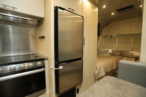 2023 Airstream Flying Cloud 23FBT