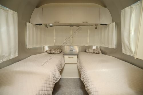2023 Airstream Flying Cloud 23FBT