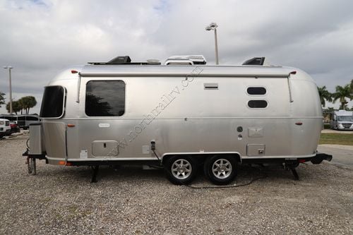 2023 Airstream Flying Cloud 23FBT