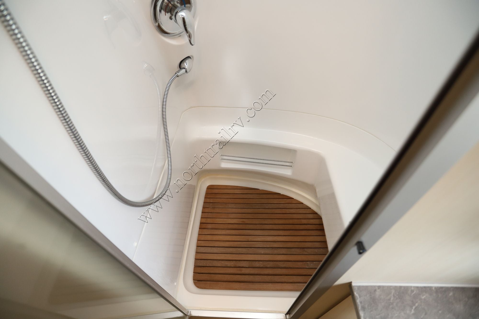 Used 2023 Airstream Flying Cloud 23FBT Travel Trailer  For Sale