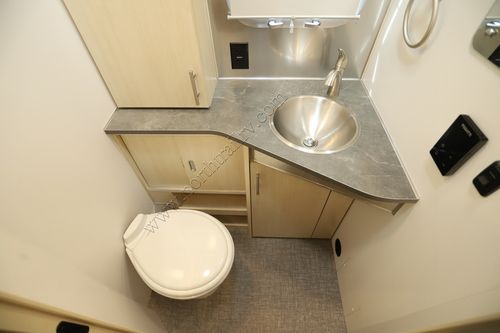 2026 Airstream Flying Cloud 25FB