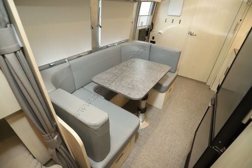 2023 Airstream Flying Cloud 23FBT