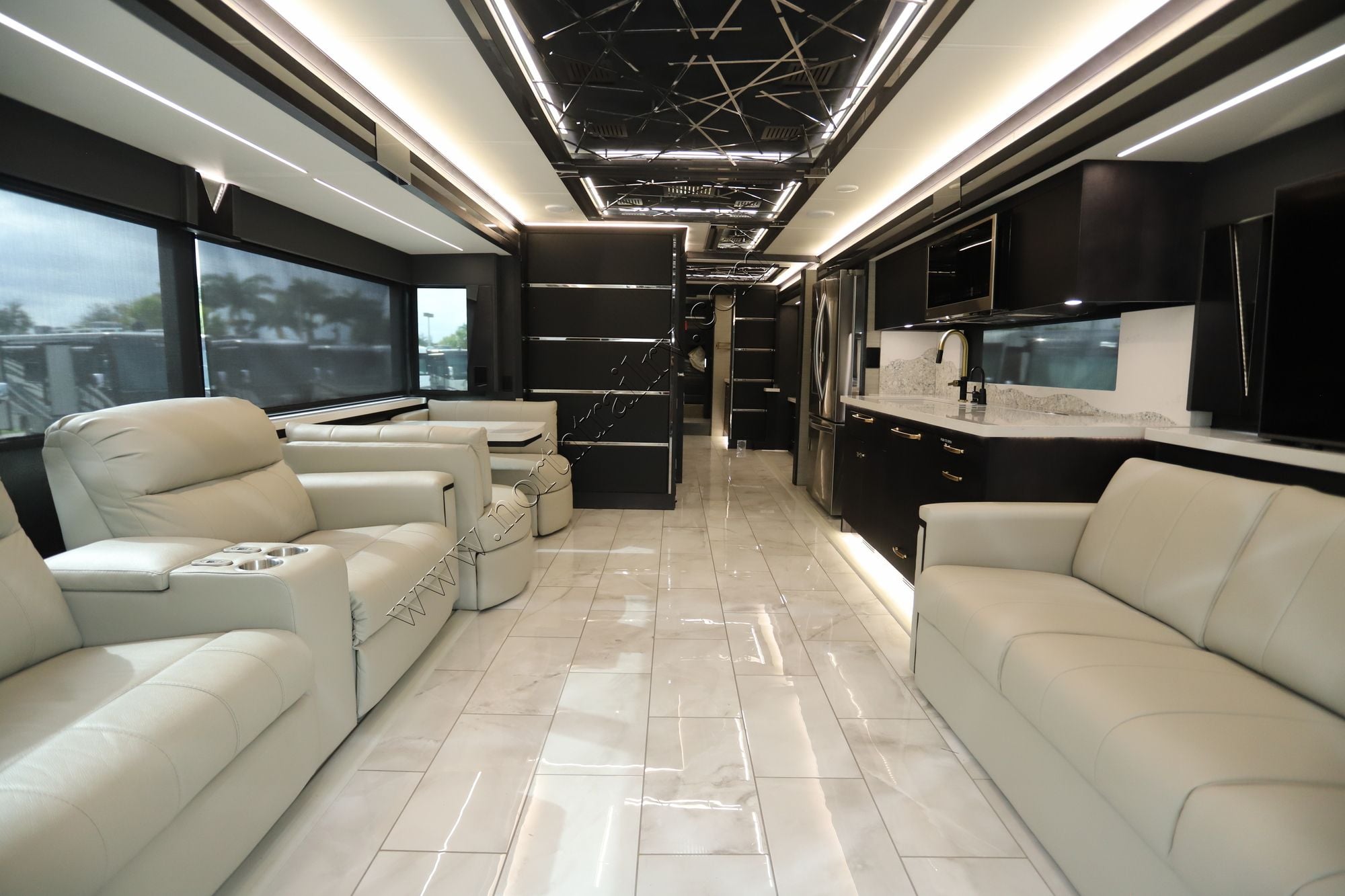 Used 2024 Tiffin Motor Homes Zephyr 45FZ Class A  For Sale