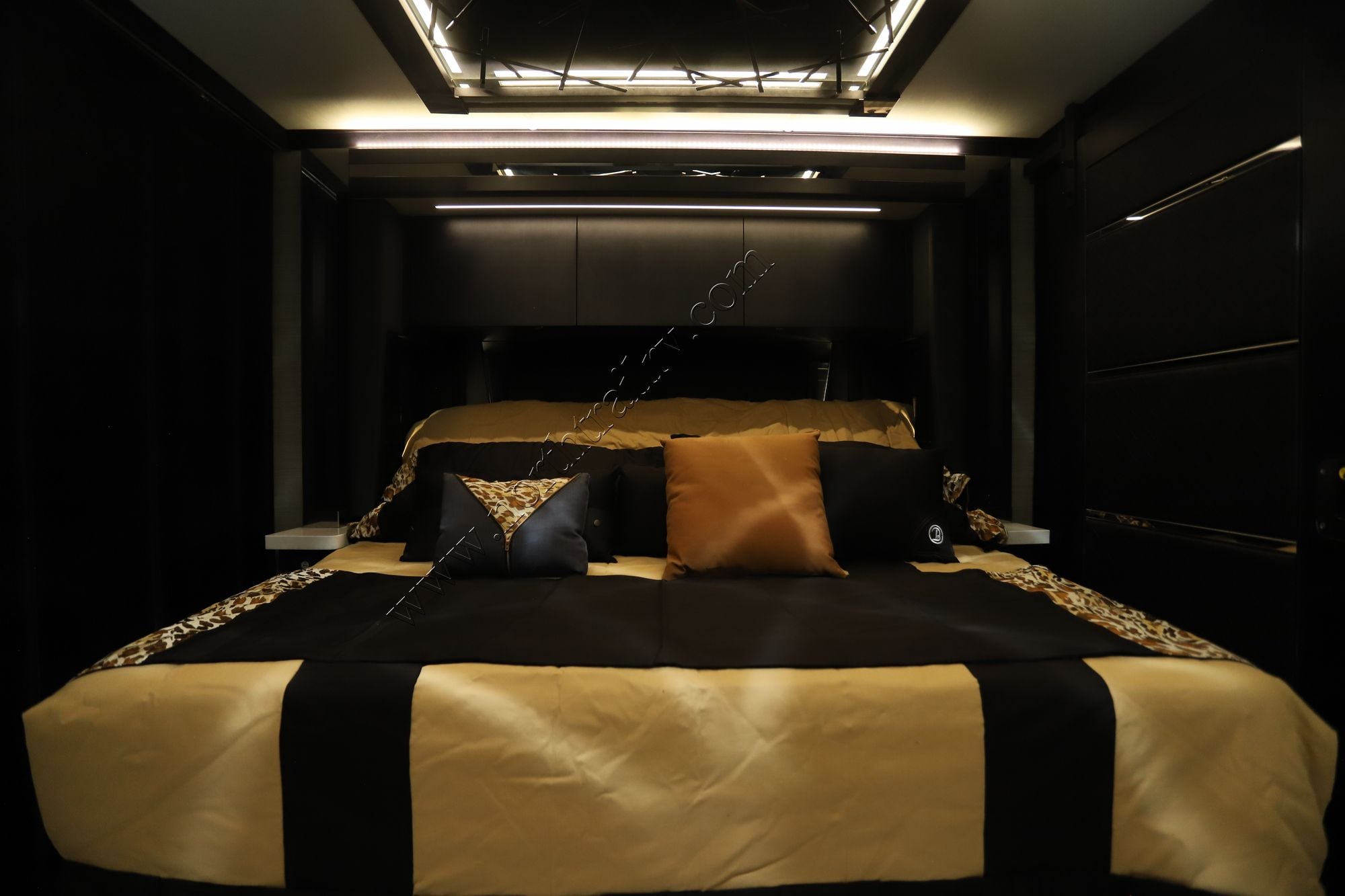 Used 2024 Tiffin Motor Homes Zephyr 45FZ Class A  For Sale