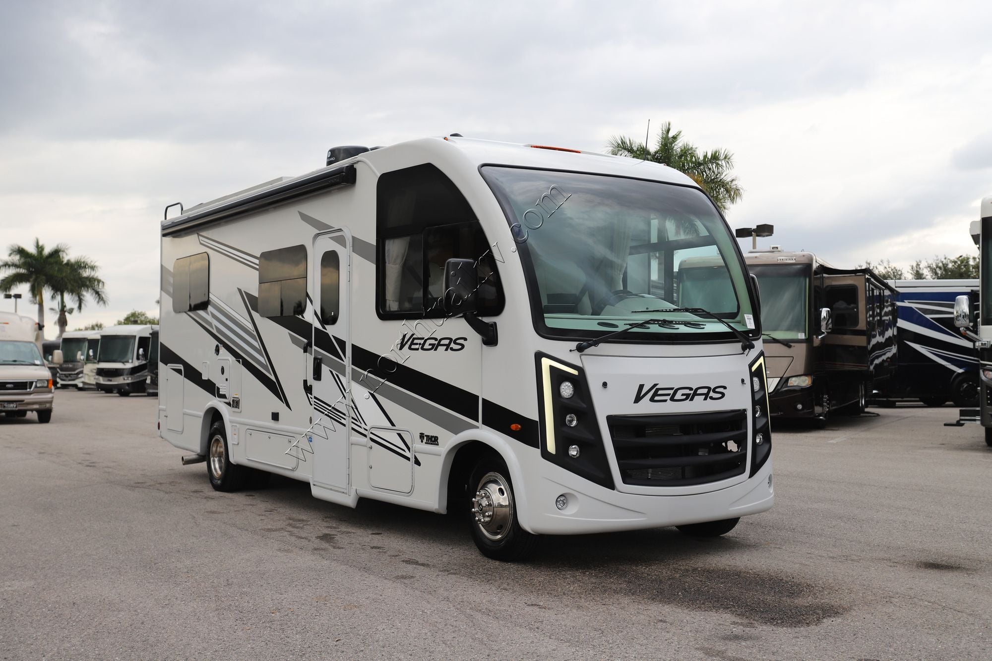 Used 2025 Thor Vegas 24.1 Class A  For Sale