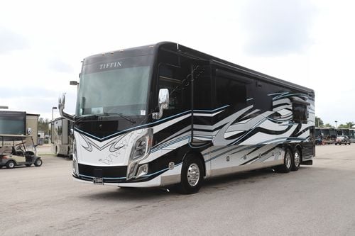 2024 Tiffin Motor Homes Zephyr 45FZ