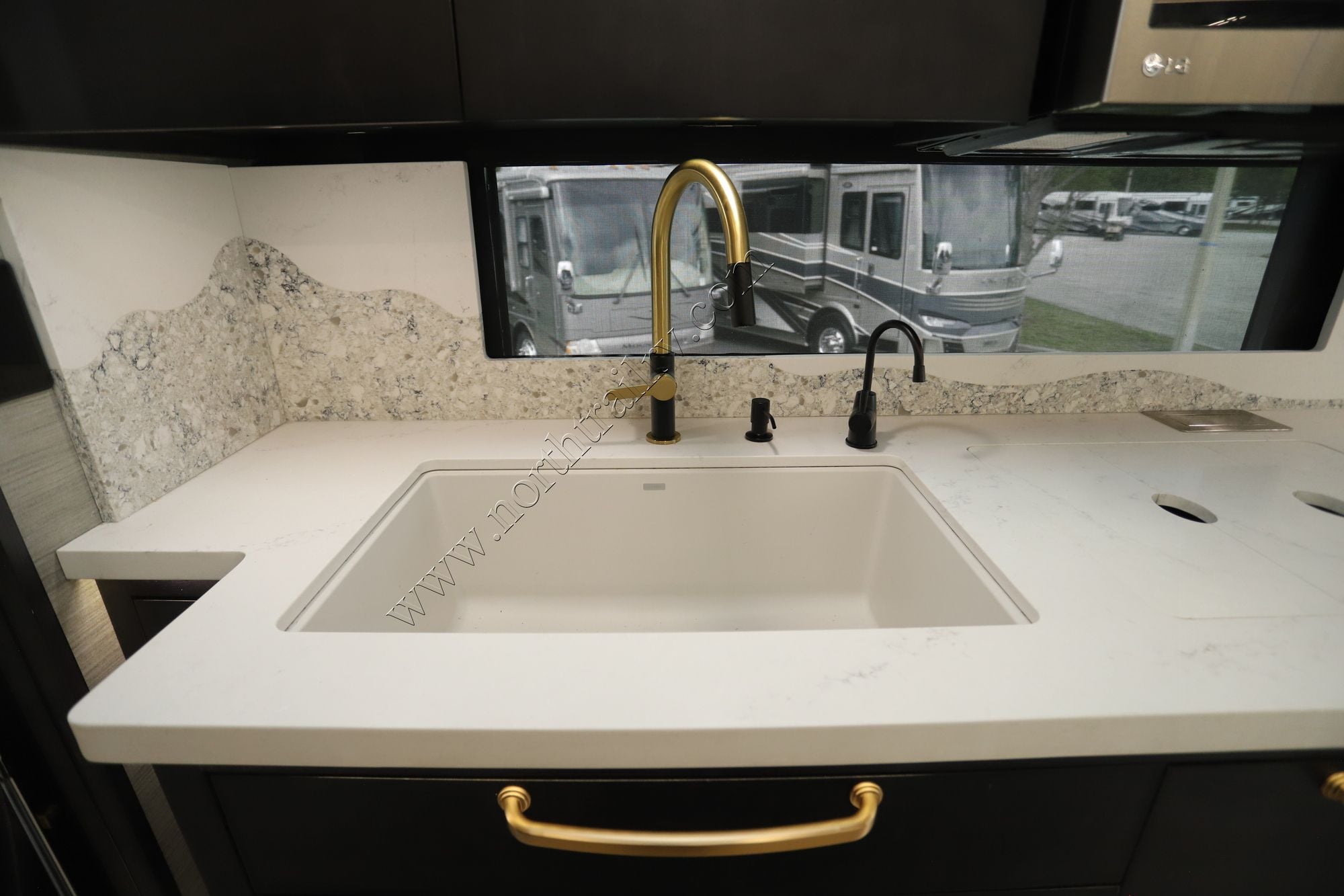 Used 2024 Tiffin Motor Homes Zephyr 45FZ Class A  For Sale