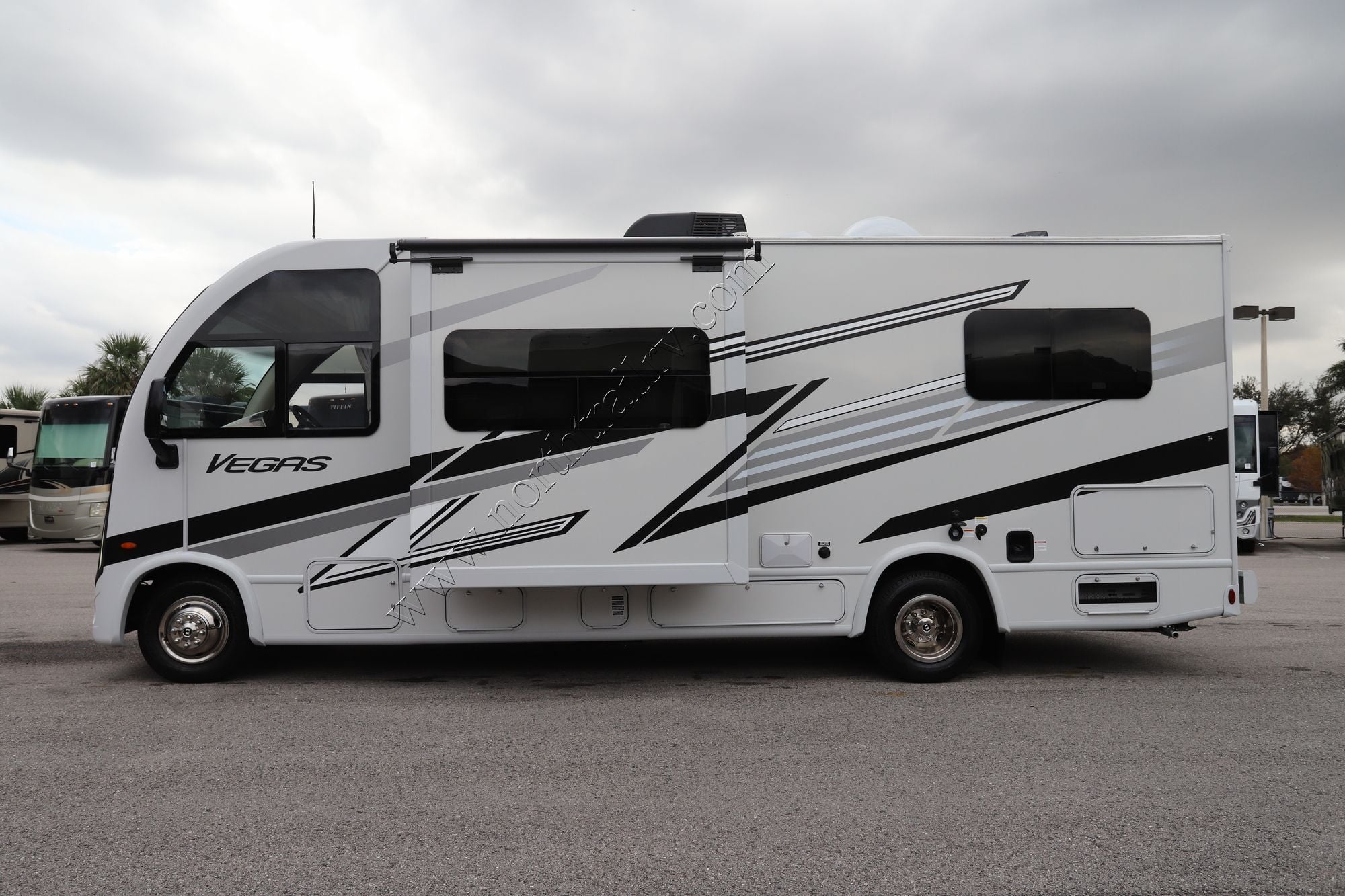 Used 2025 Thor Vegas 24.1 Class A  For Sale