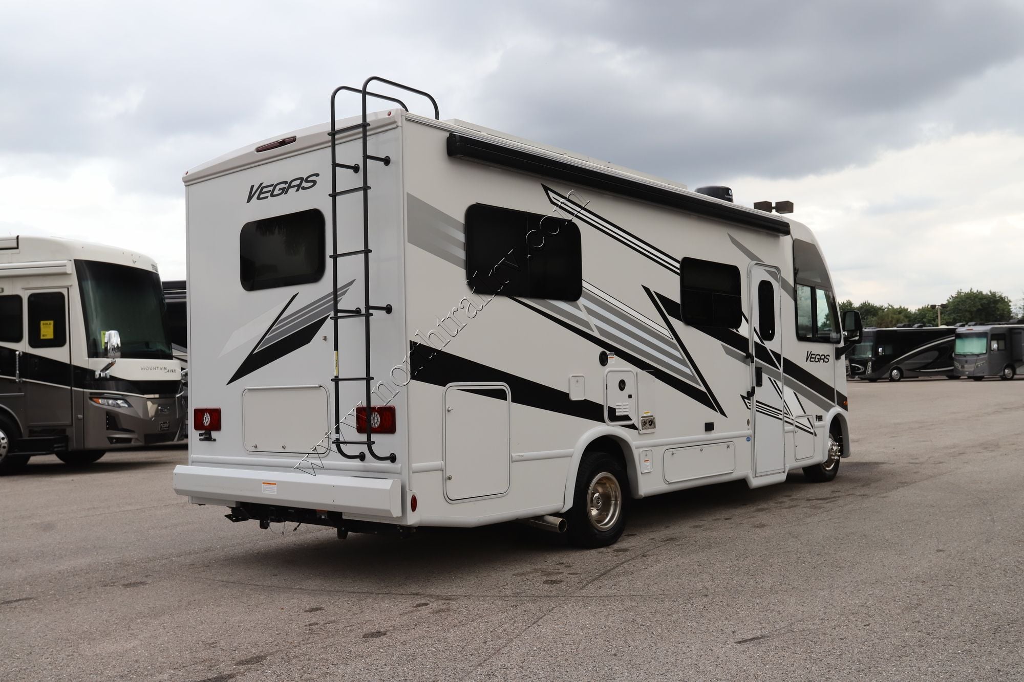 Used 2025 Thor Vegas 24.1 Class A  For Sale