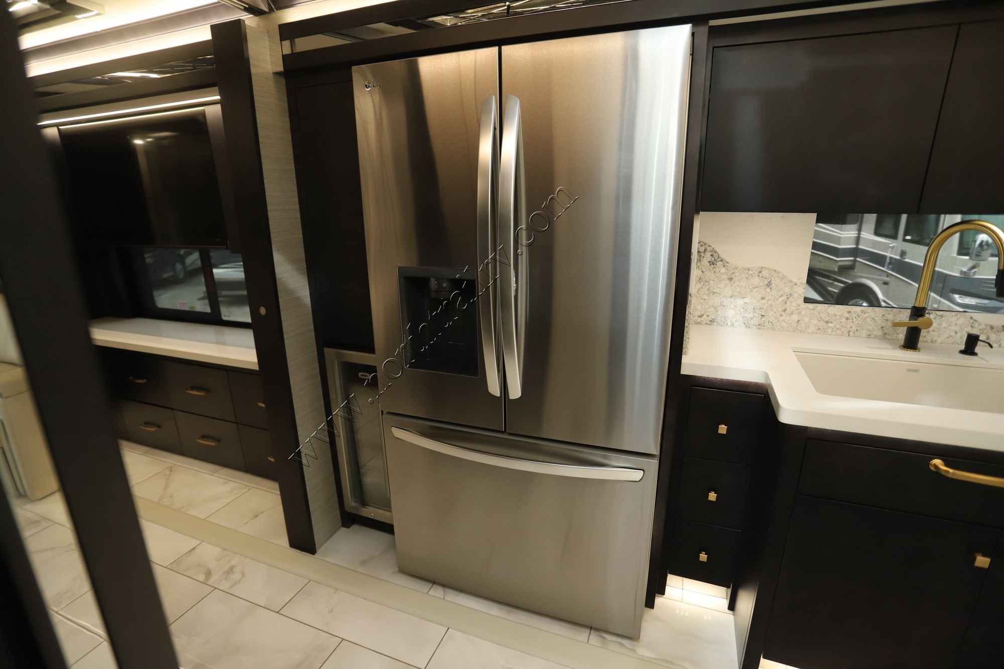 Used 2024 Tiffin Motor Homes Zephyr 45FZ Class A  For Sale