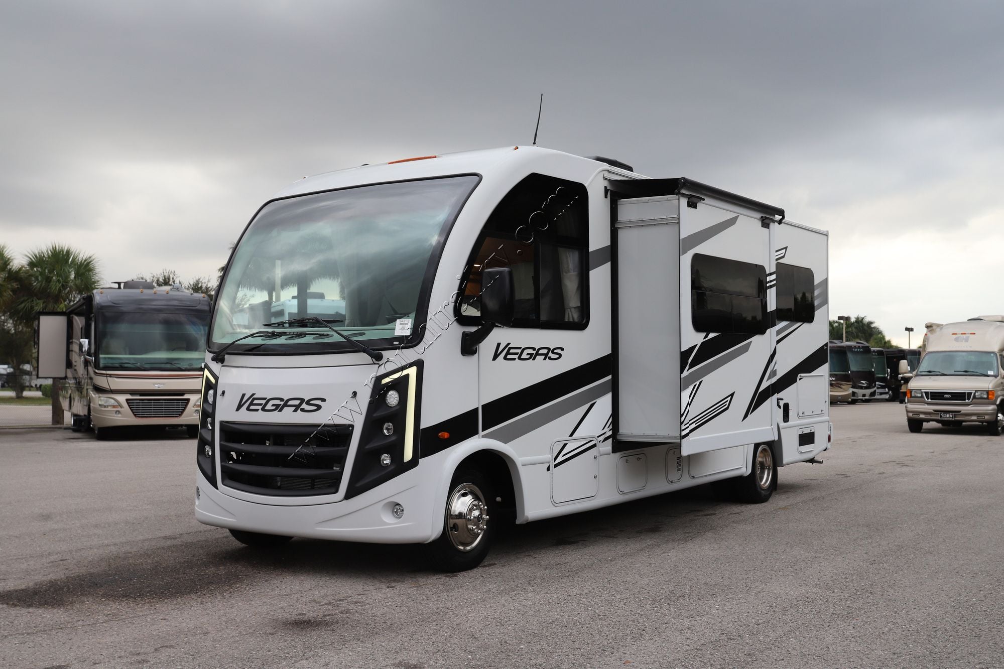 Used 2025 Thor Vegas 24.1 Class A  For Sale