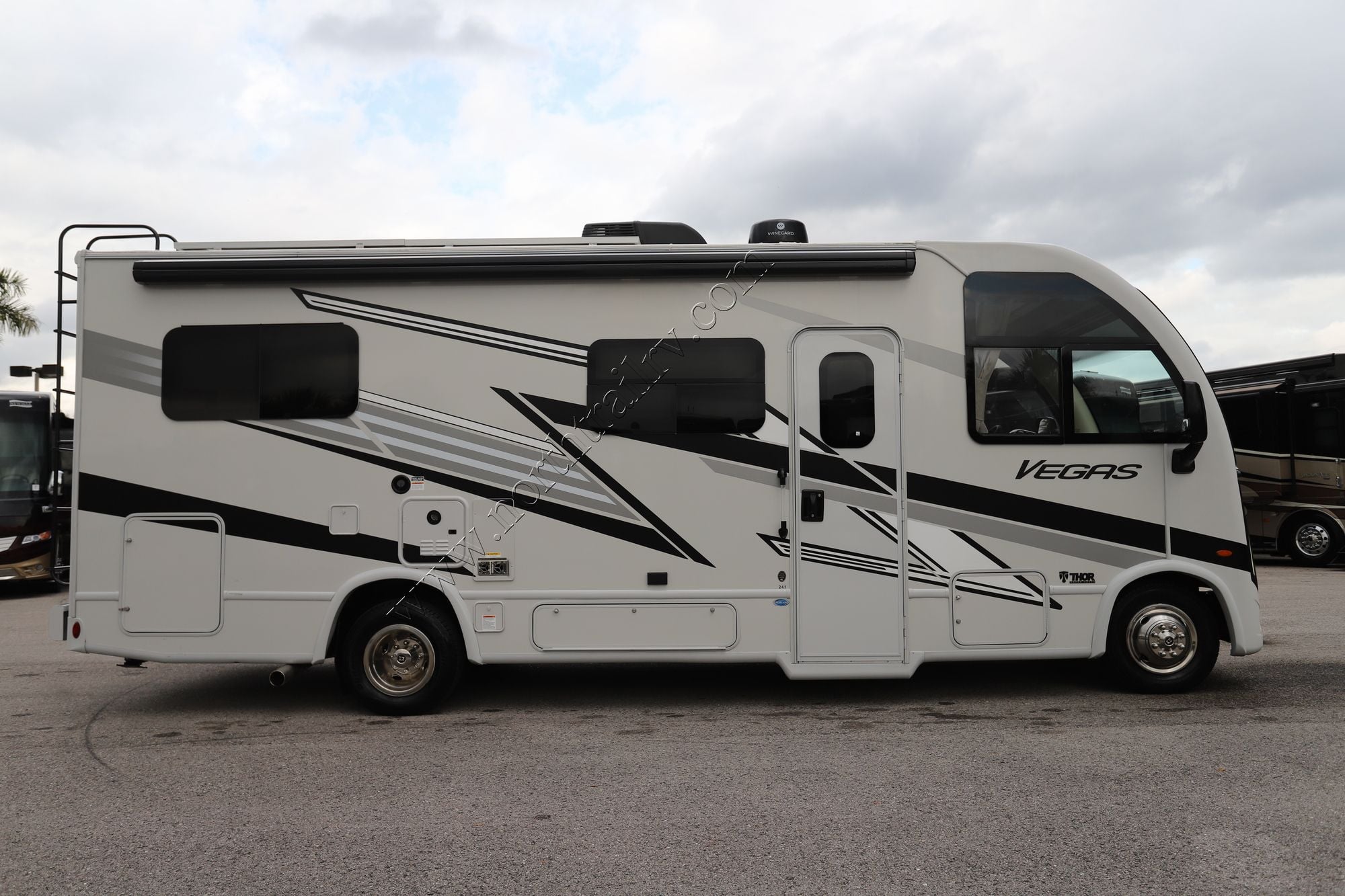 Used 2025 Thor Vegas 24.1 Class A  For Sale