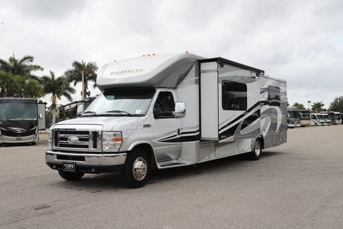 2015 Winnebago Aspect 30J