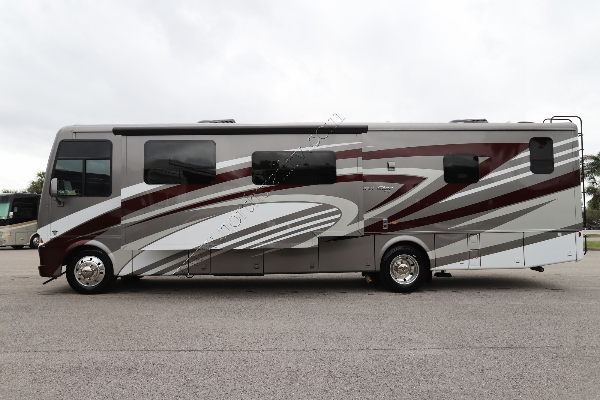 Used 2022 Newmar Bay Star 3609 Class A  For Sale