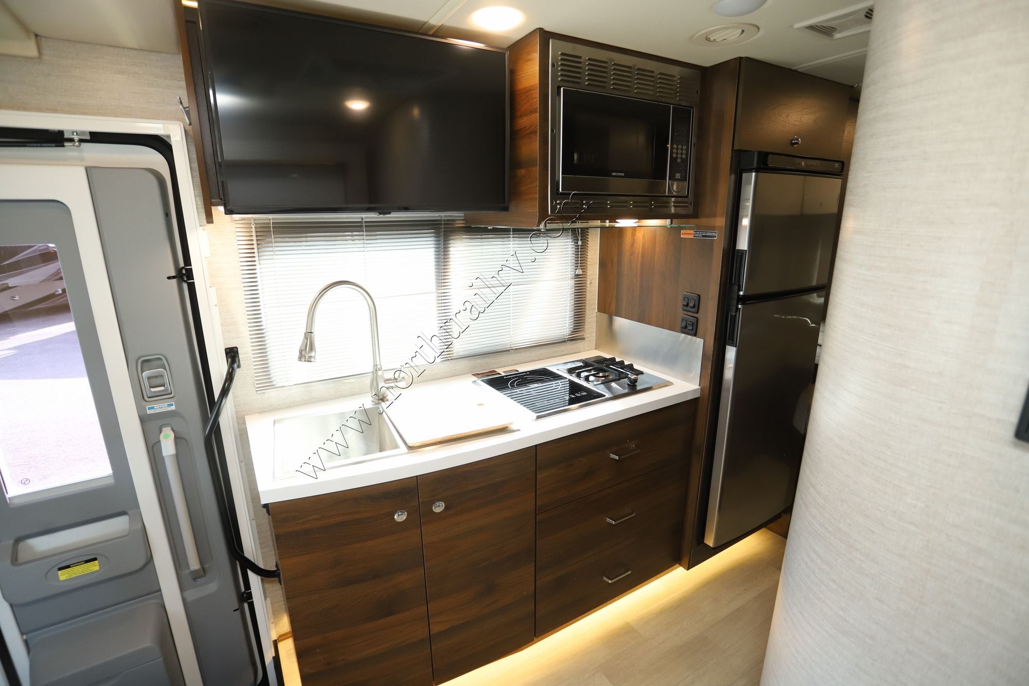 Used 2021 Winnebago View 24V Class C  For Sale