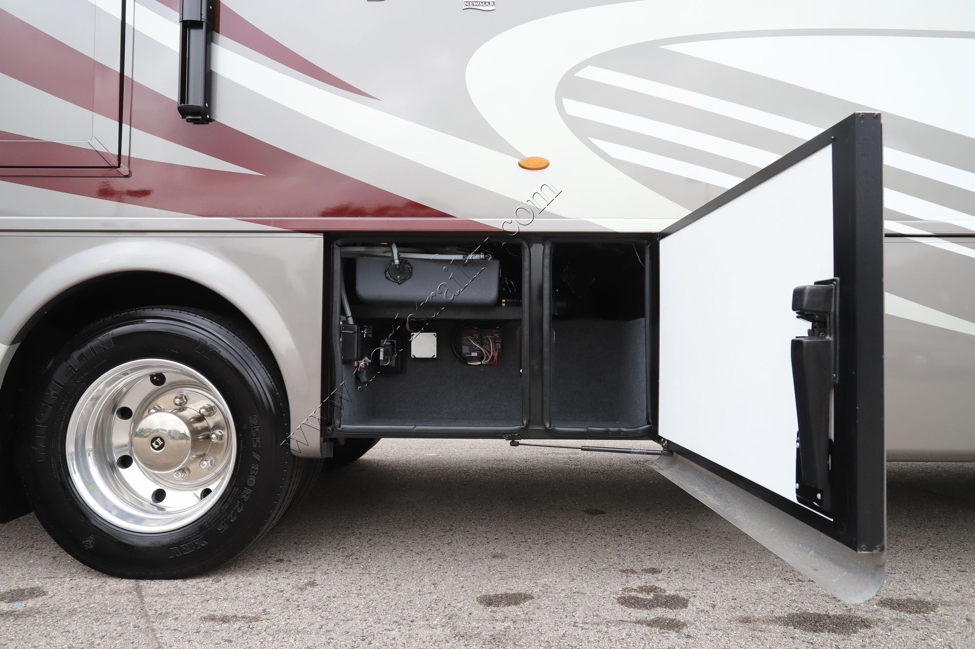 Used 2022 Newmar Bay Star 3609 Class A  For Sale