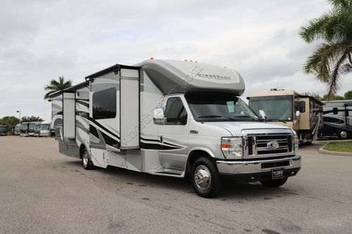 2015 Winnebago Aspect 30J