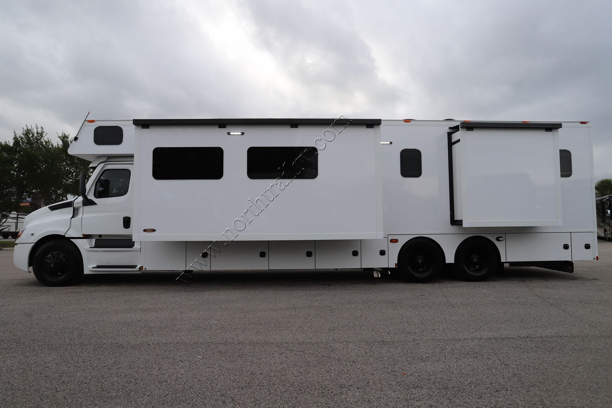 New 2026 Renegade Rv Classic 45CMR Super C  For Sale