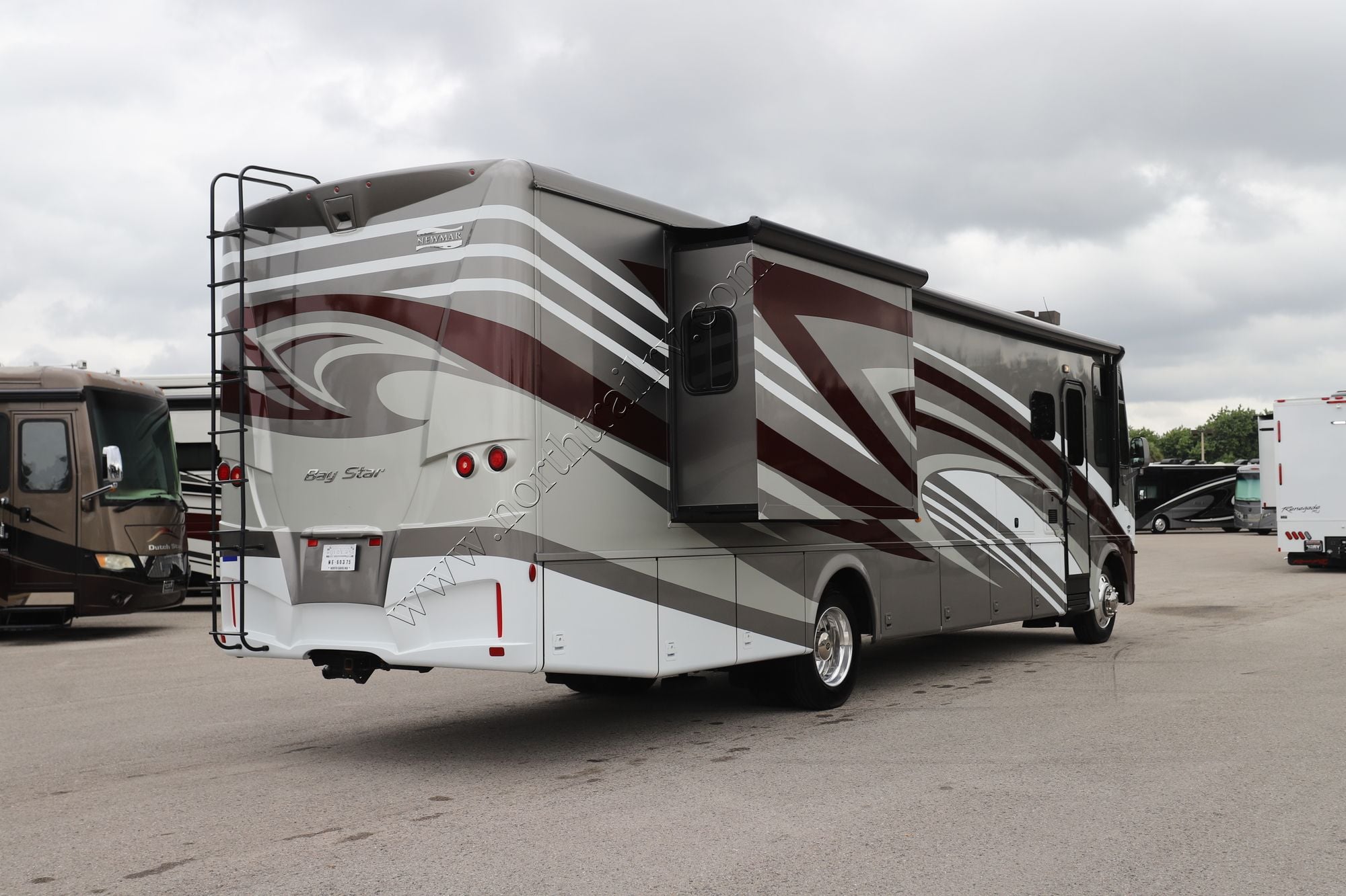 Used 2022 Newmar Bay Star 3609 Class A  For Sale
