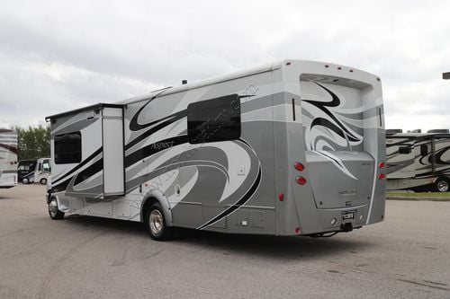 2015 Winnebago Aspect 30J