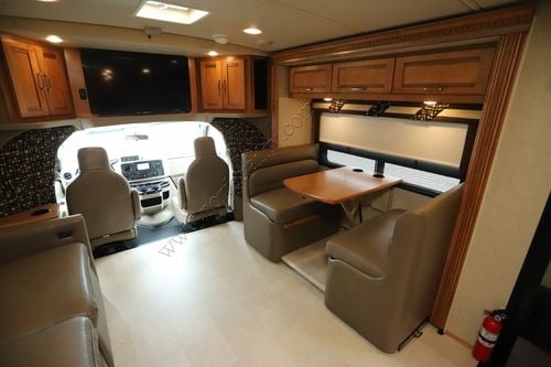 2015 Winnebago Aspect 30J