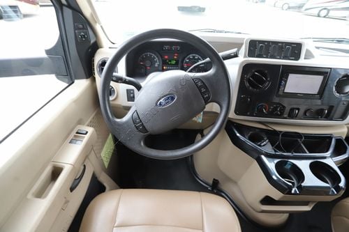 2015 Winnebago Aspect 30J