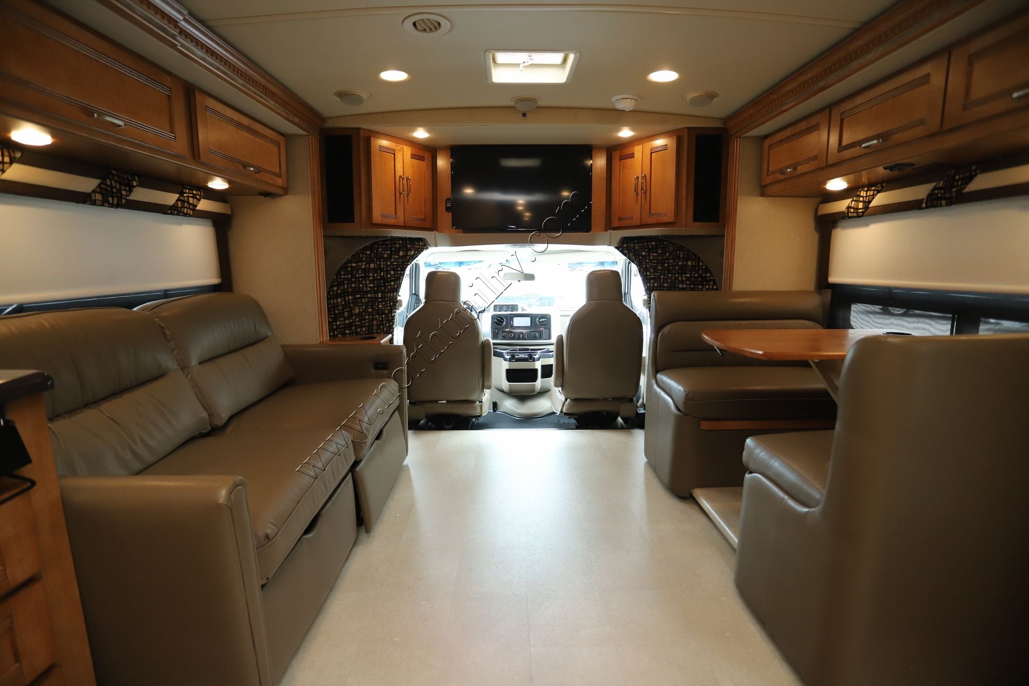 Used 2015 Winnebago Aspect 30J Class C  For Sale