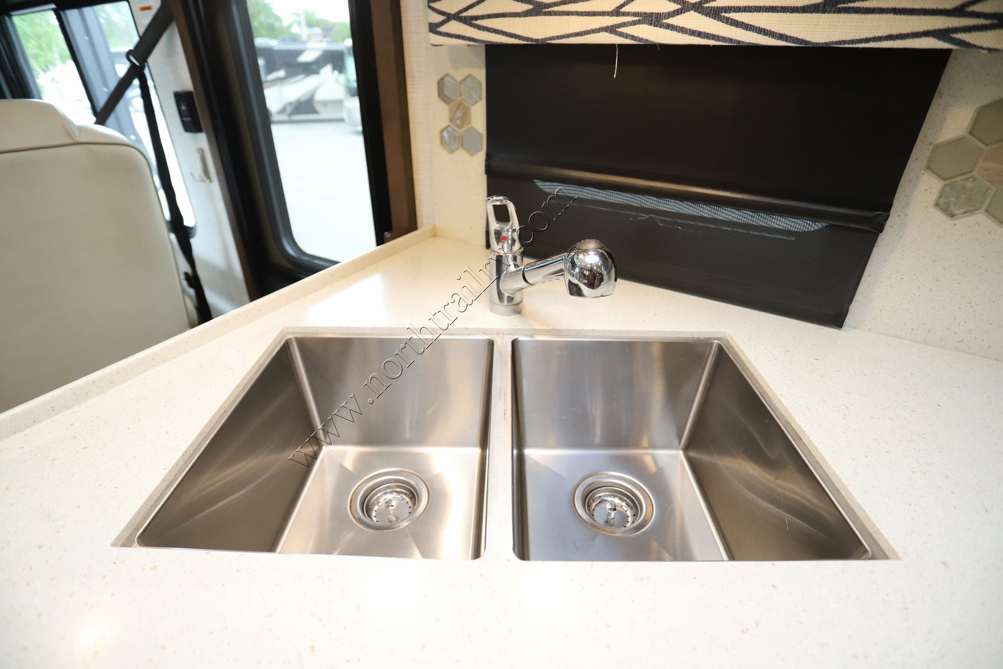 Used 2022 Newmar Bay Star 3609 Class A  For Sale