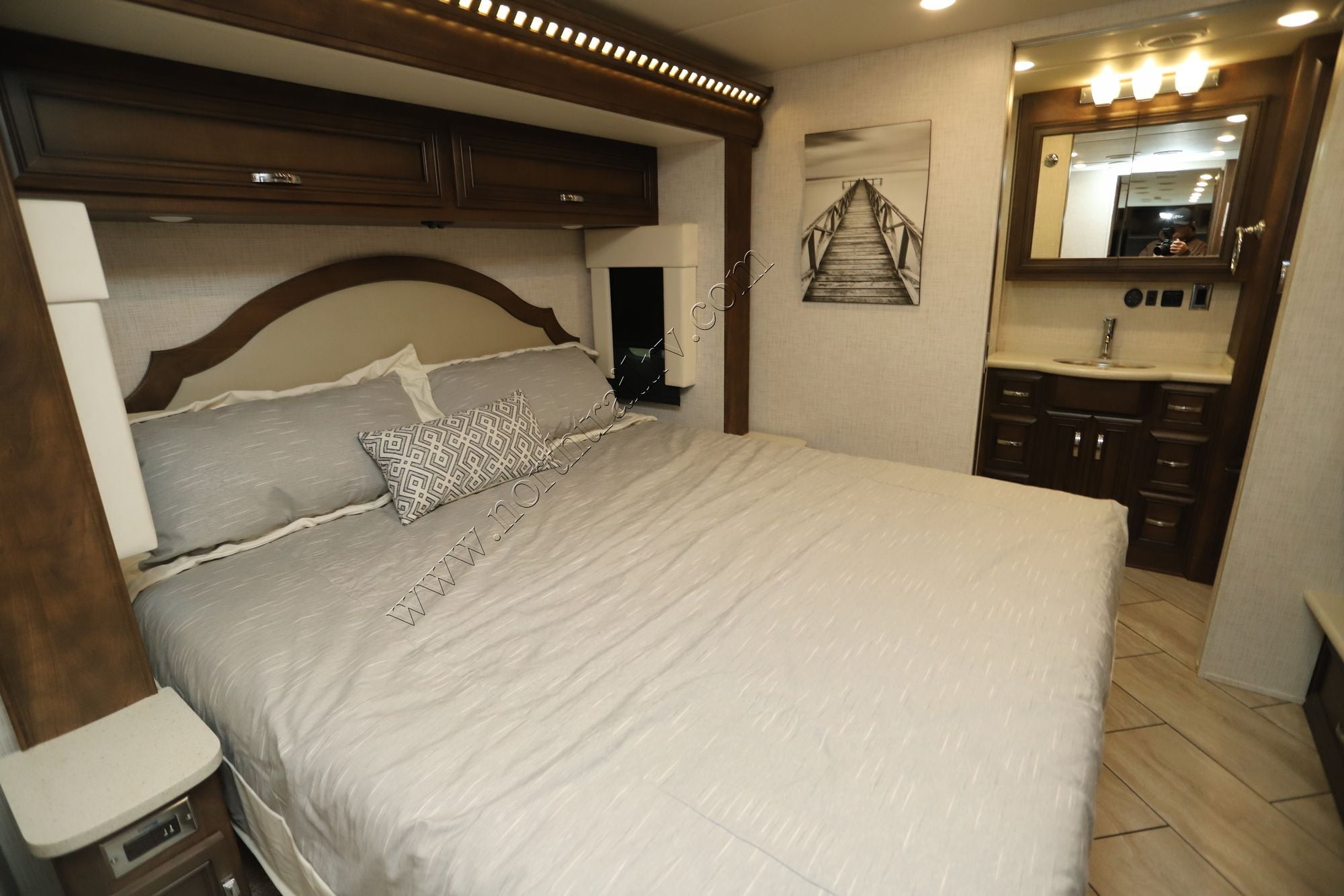 Used 2022 Newmar Bay Star 3609 Class A  For Sale