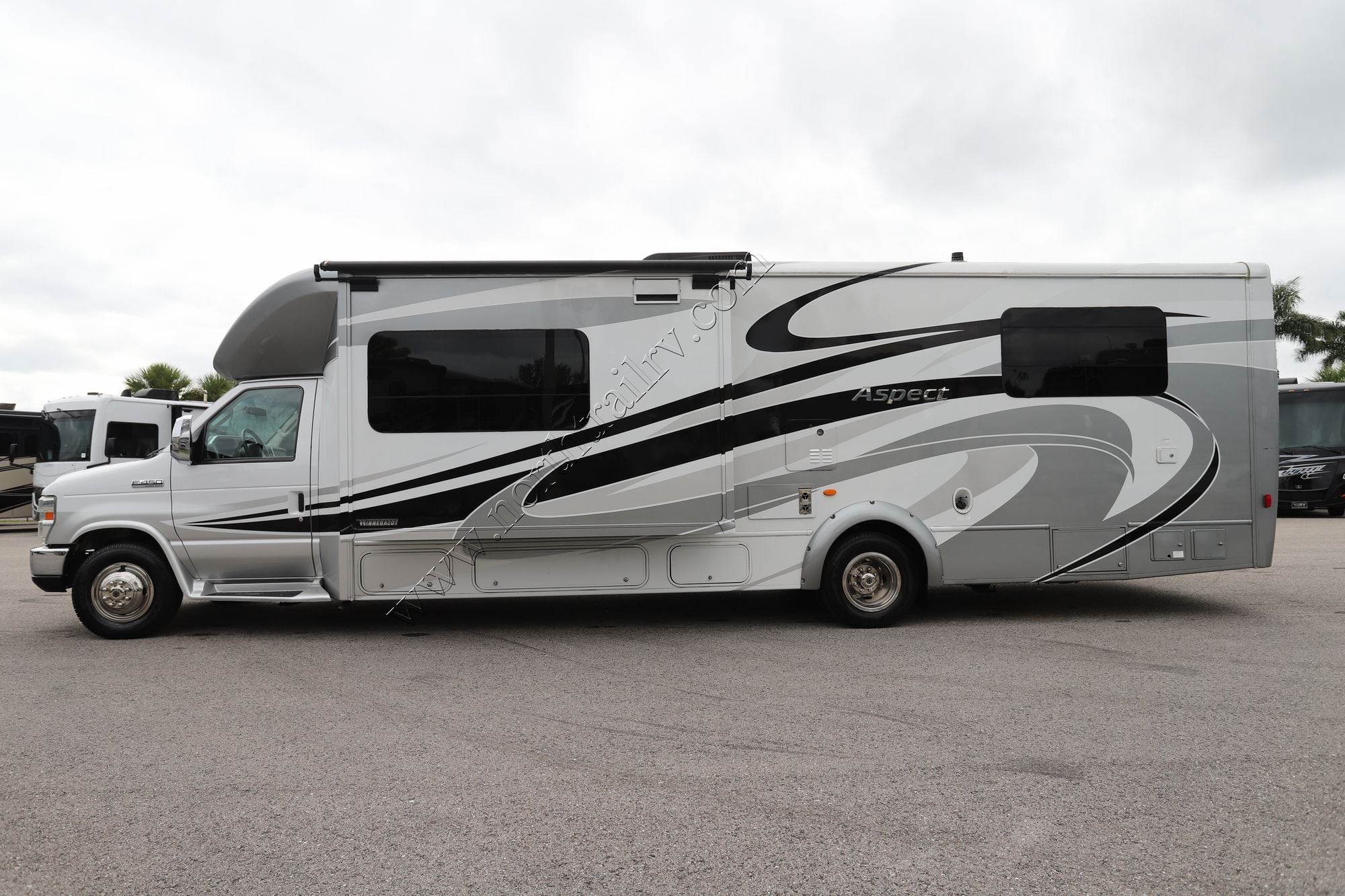 Used 2015 Winnebago Aspect 30J Class C  For Sale