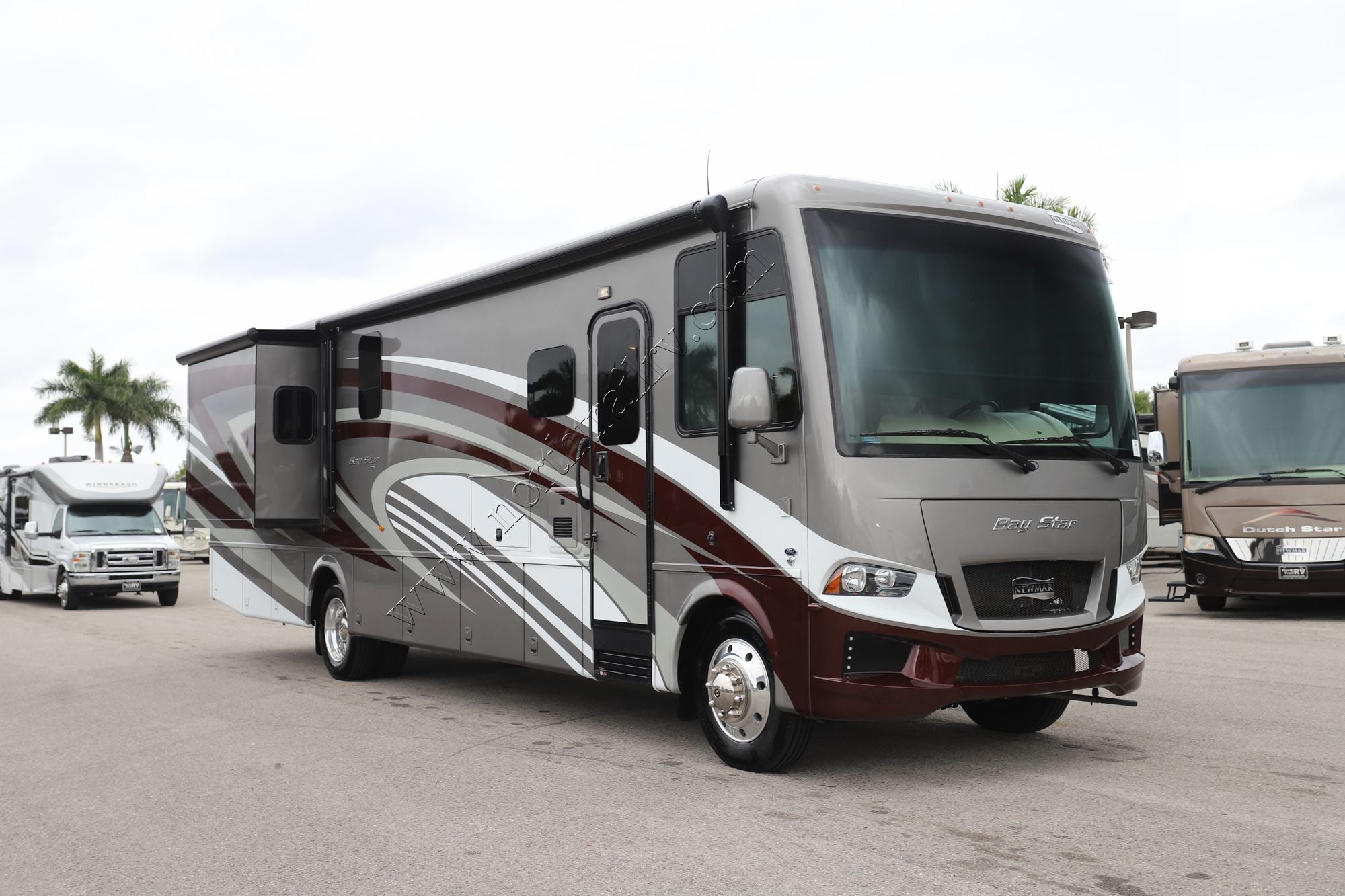 Used 2022 Newmar Bay Star 3609 Class A  For Sale