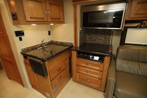 2015 Winnebago Aspect 30J