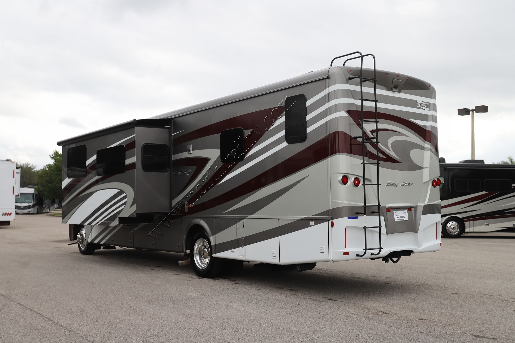 Used 2022 Newmar Bay Star 3609 Class A  For Sale