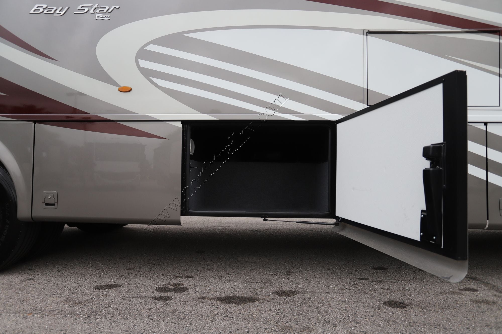 Used 2022 Newmar Bay Star 3609 Class A  For Sale