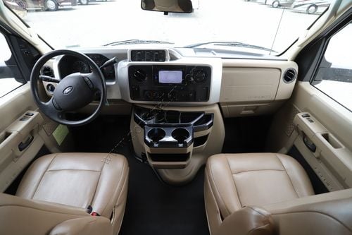 2015 Winnebago Aspect 30J