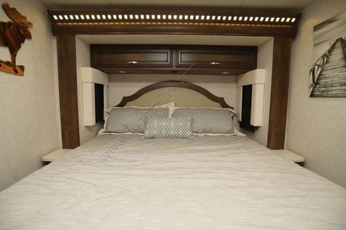 2022 Newmar Bay Star 3609 Class A