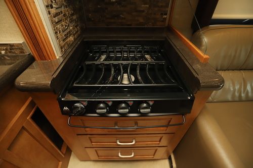 2015 Winnebago Aspect 30J