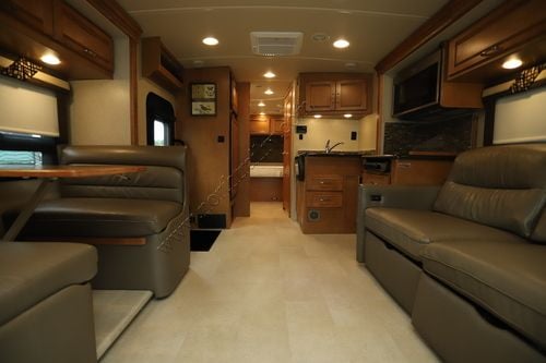 2015 Winnebago Aspect 30J