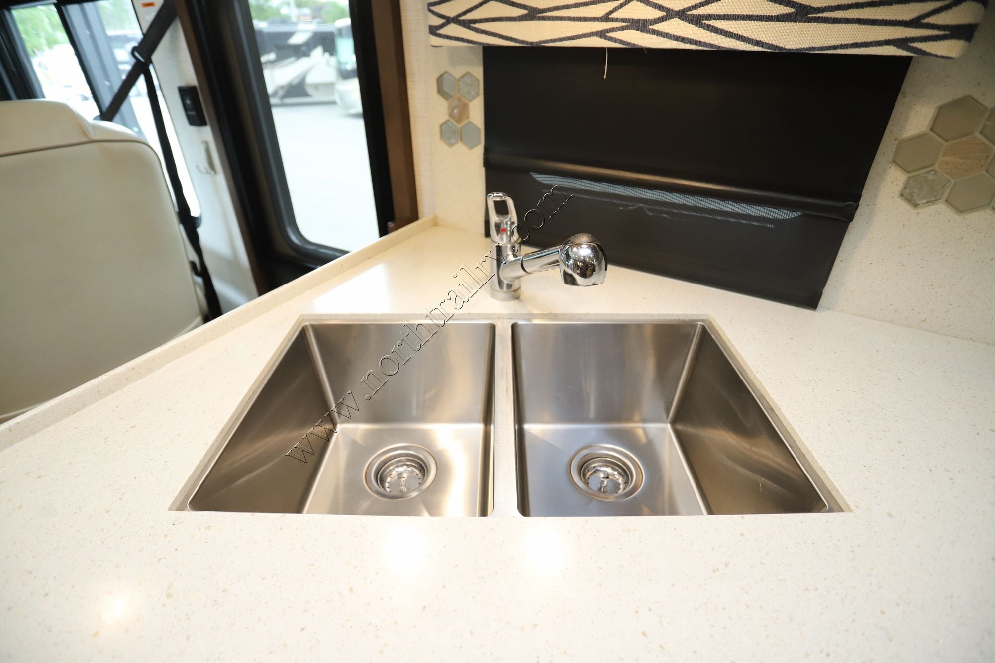 Used 2022 Newmar Bay Star 3609 Class A  For Sale