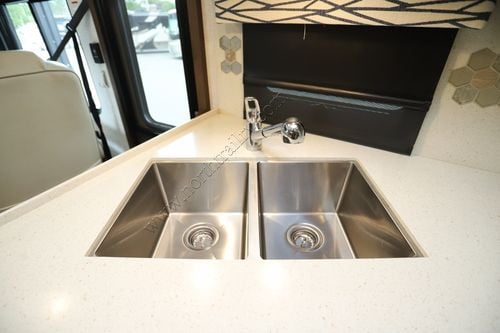 2022 Newmar Bay Star 3609 Class A