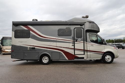2020 Tiffin Motor Homes Wayfarer 25TW