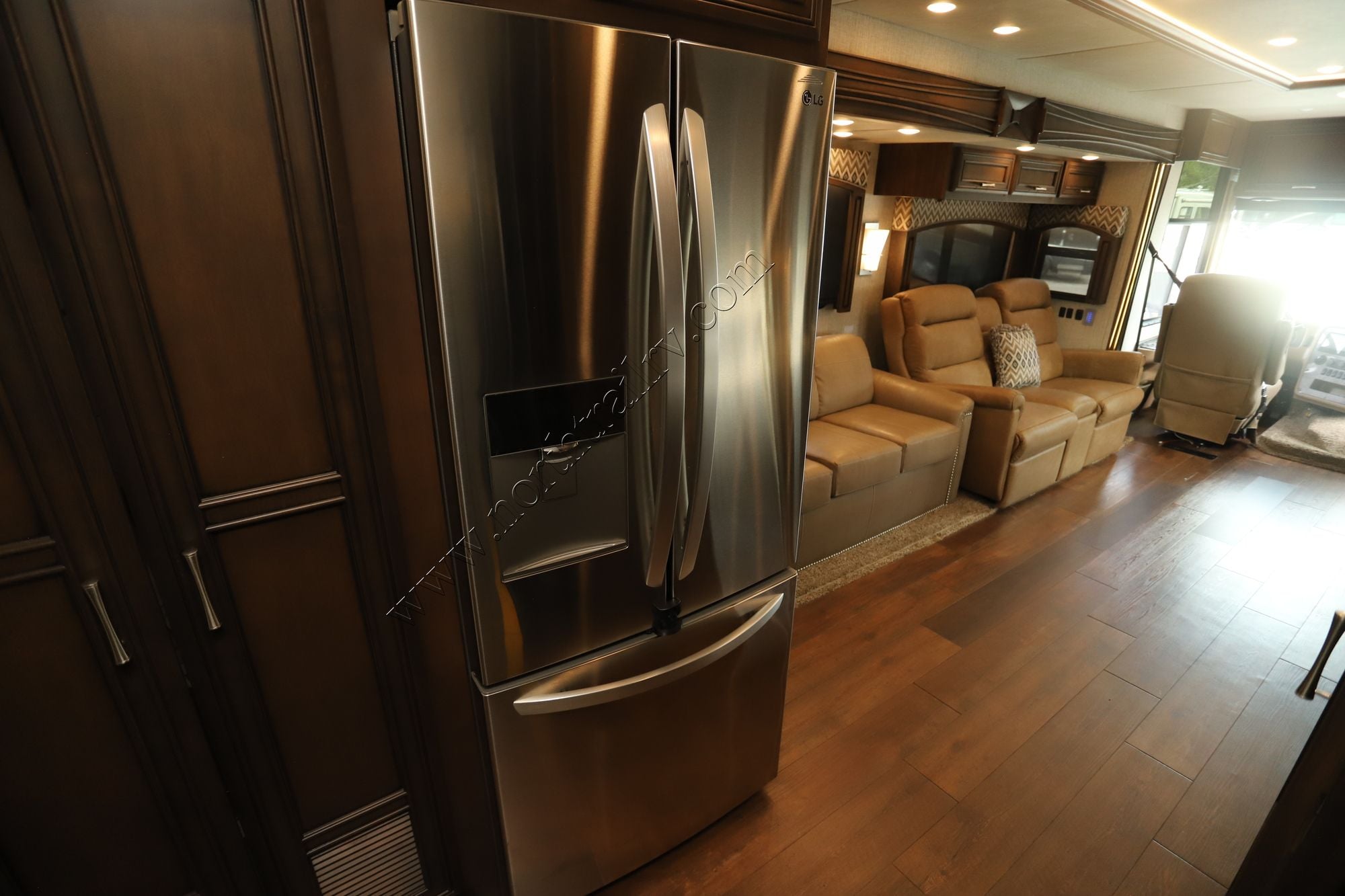 Used 2020 Newmar Canyon Star 3911 Class A  For Sale