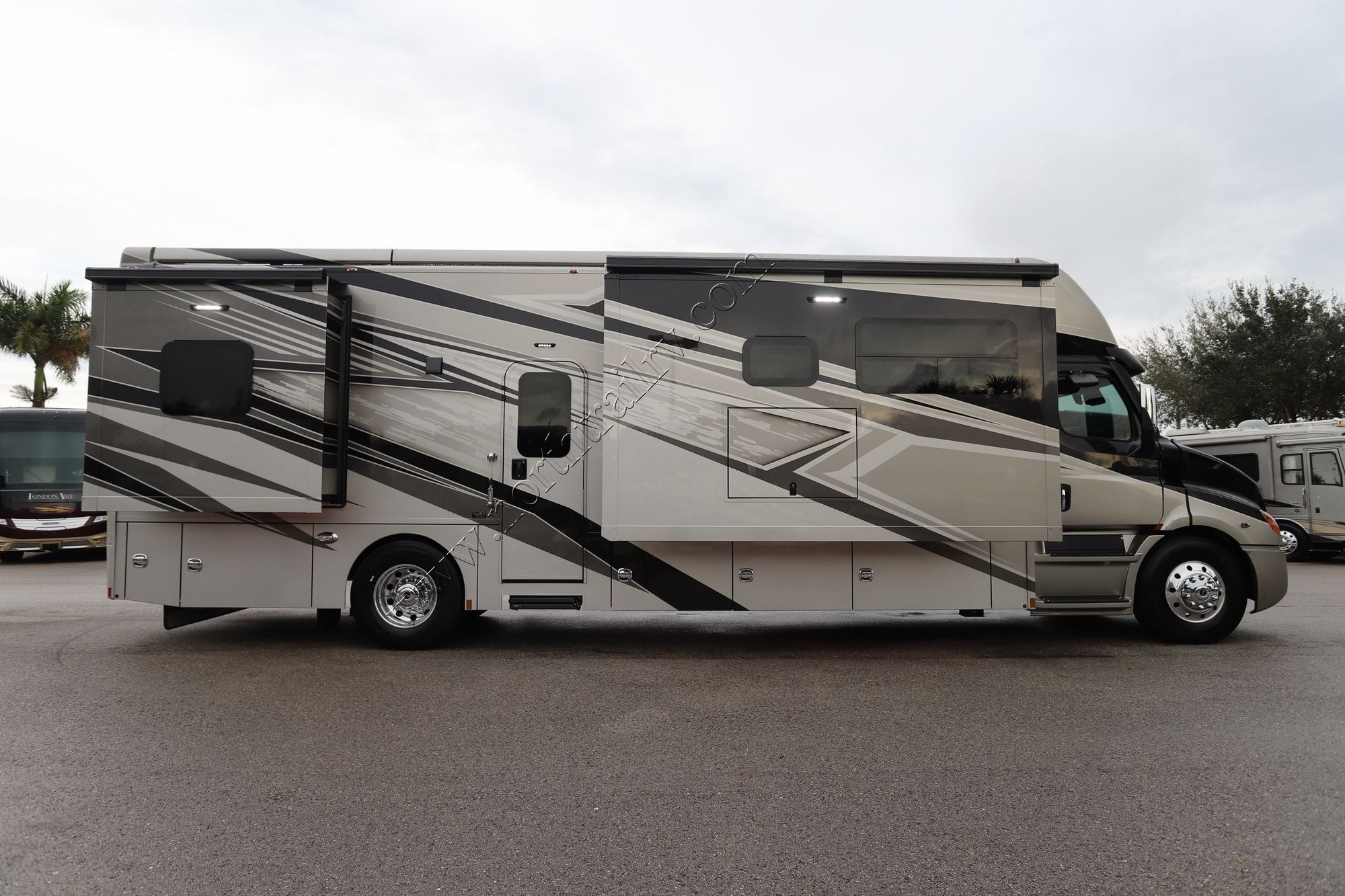 New 2026 Renegade Rv Explorer 38EMB Super C  For Sale