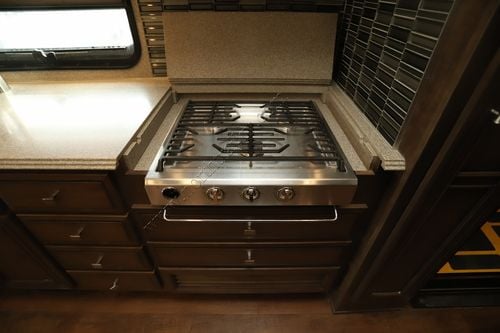 2020 Newmar Canyon Star 3911