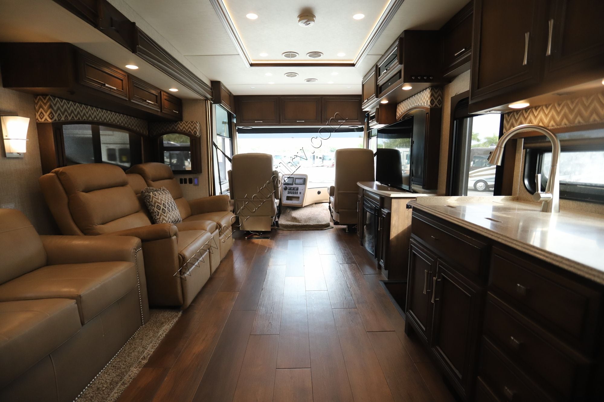 Used 2020 Newmar Canyon Star 3911 Class A  For Sale