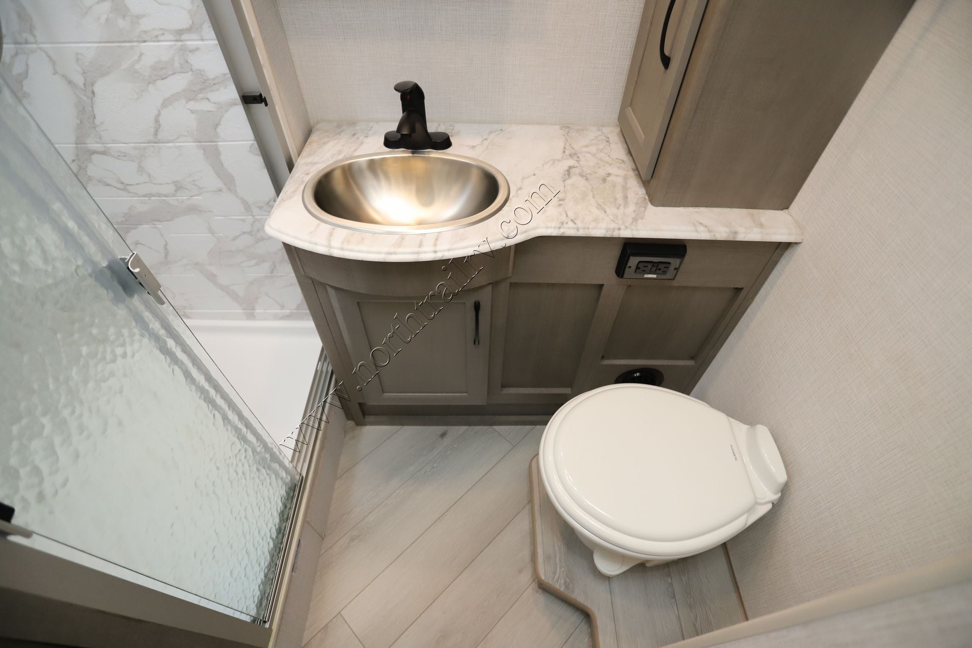 Used 2024 Fleetwood Flex 35R Class A  For Sale