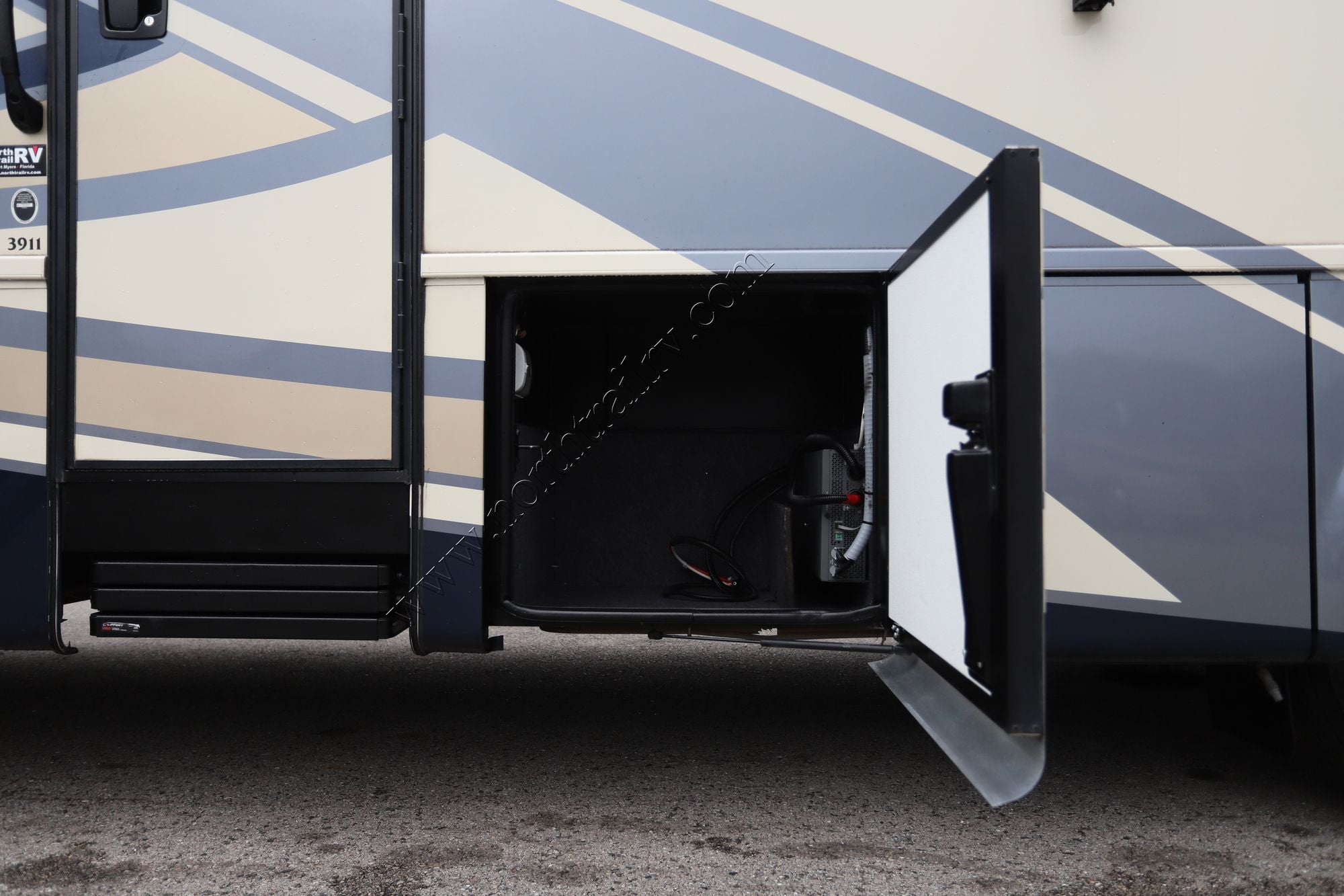 Used 2020 Newmar Canyon Star 3911 Class A  For Sale